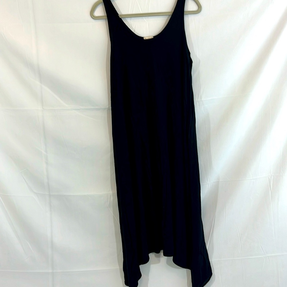 Like New Women’s Gap Size Large Black Handkerchief Bottom Tank Dress w/Pockets!